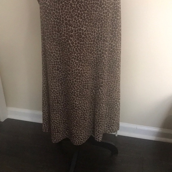 Beautiful  skirt never use - Picture 1 of 2